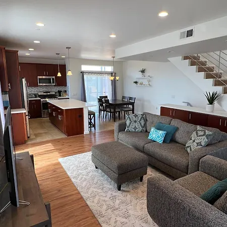 Cozy North Park Townhome